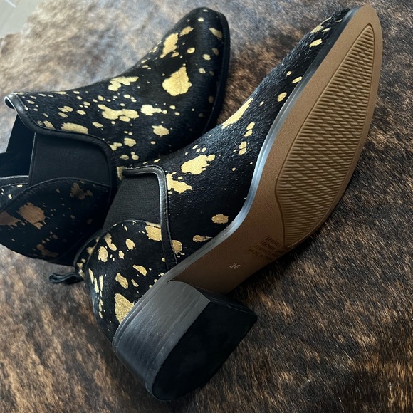 Django & Juliette Women's Cobys Pony Hair Bootie - Picture 9 of 11